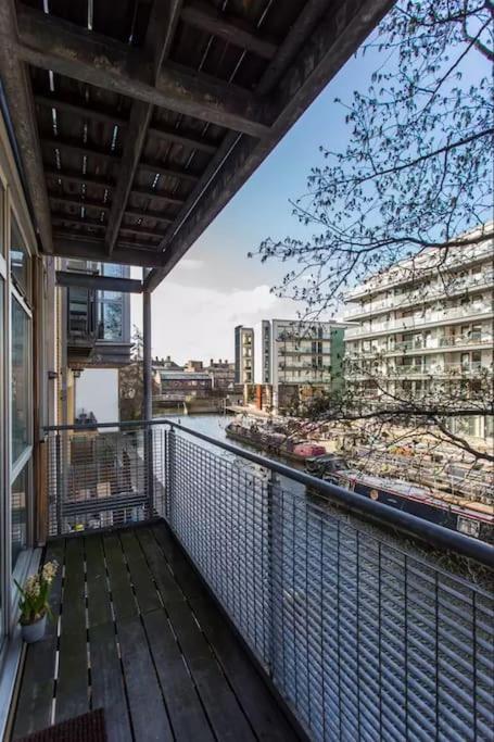 Canal-Side Apartment In Shoreditch Londres Exterior foto