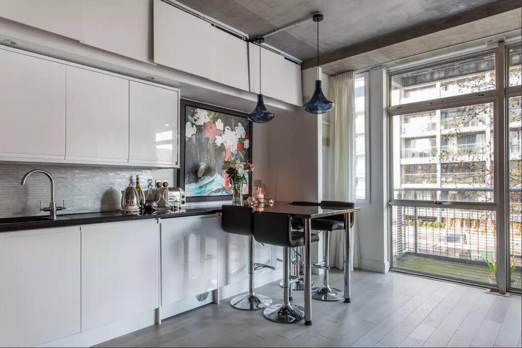 Canal-Side Apartment In Shoreditch Londres Exterior foto