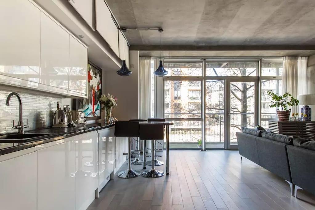 Canal-Side Apartment In Shoreditch Londres Exterior foto
