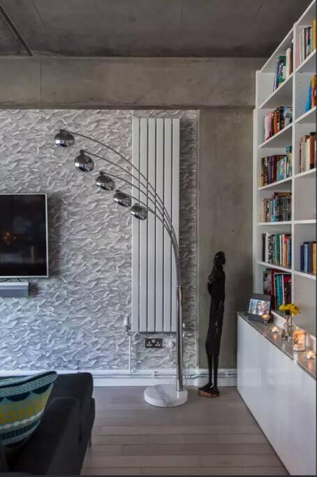 Canal-Side Apartment In Shoreditch Londres Exterior foto
