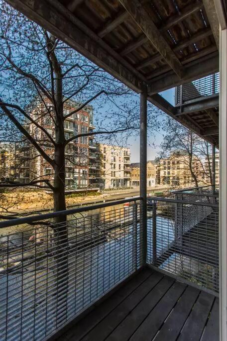 Canal-Side Apartment In Shoreditch Londres Exterior foto